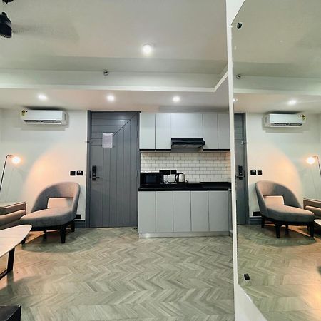 Bedchambers Serviced Apartments, Mg Road Gurgaon Esterno foto