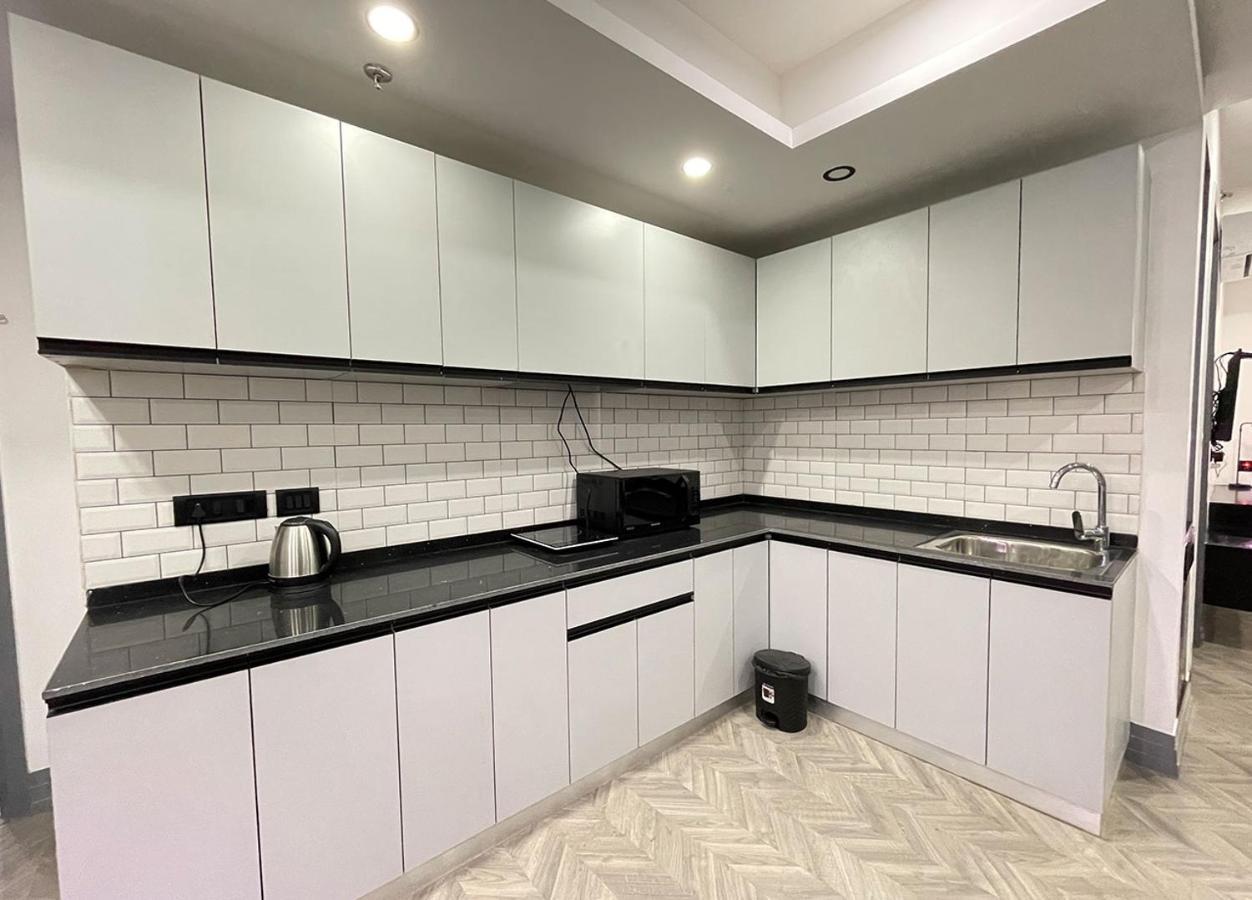 Bedchambers Serviced Apartments, Mg Road Gurgaon Esterno foto