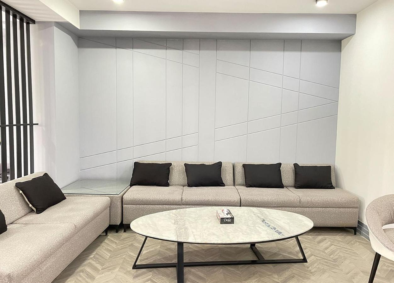 Bedchambers Serviced Apartments, Mg Road Gurgaon Esterno foto