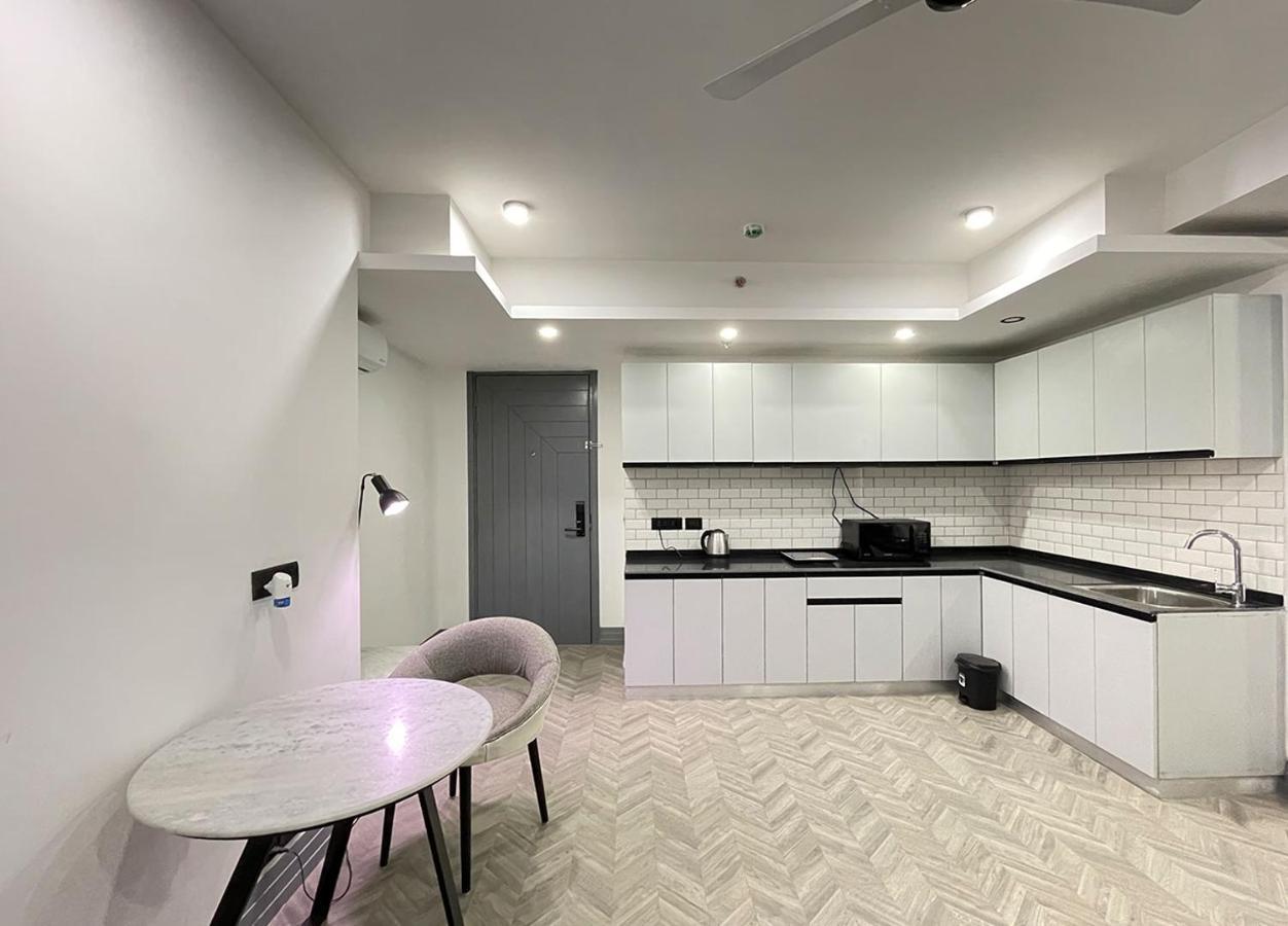 Bedchambers Serviced Apartments, Mg Road Gurgaon Esterno foto