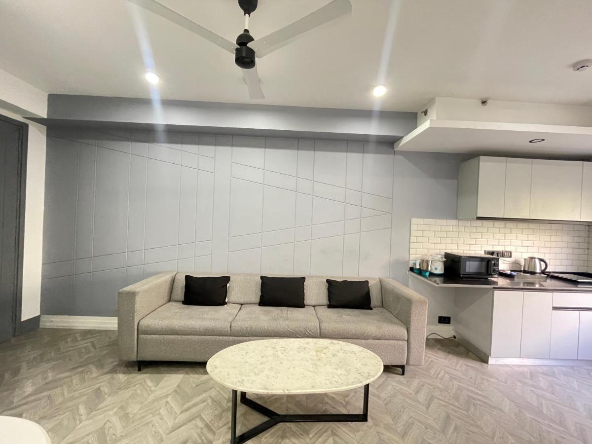 Bedchambers Serviced Apartments, Mg Road Gurgaon Esterno foto