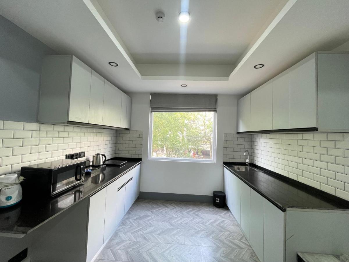 Bedchambers Serviced Apartments, Mg Road Gurgaon Esterno foto