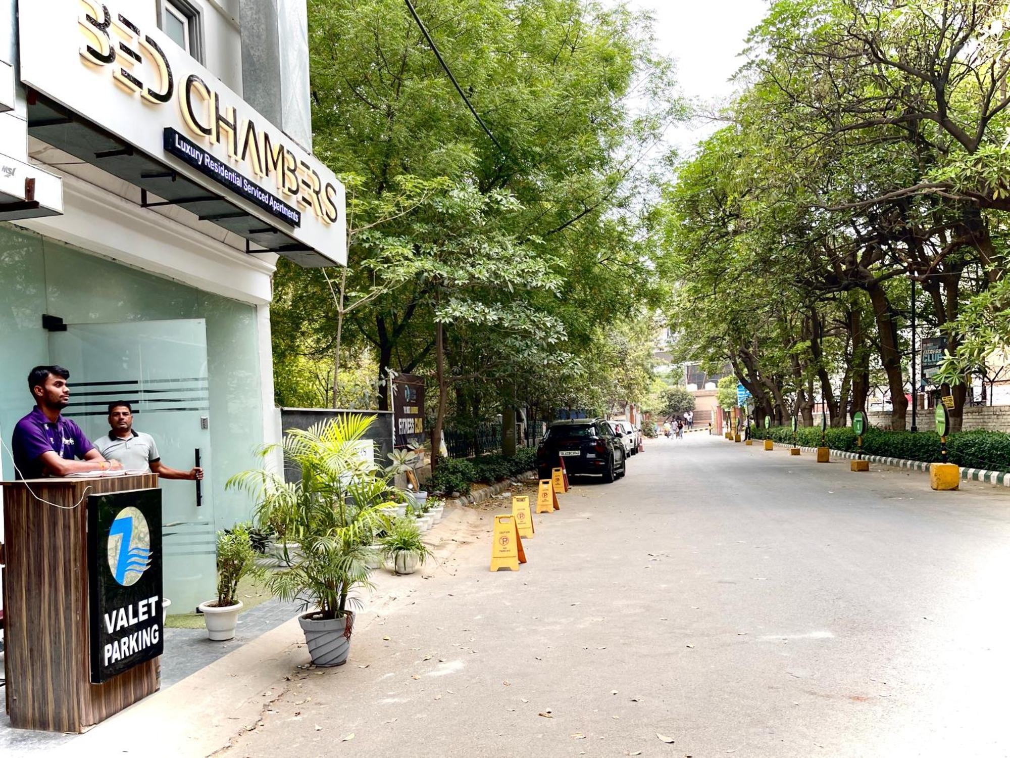 Bedchambers Serviced Apartments, Mg Road Gurgaon Esterno foto